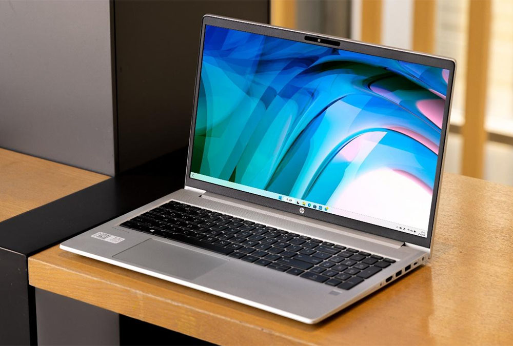 Laptop Industry Update 2026: AI PCs, Memory Price Pressure, and Windows 11 Upgrade Demand